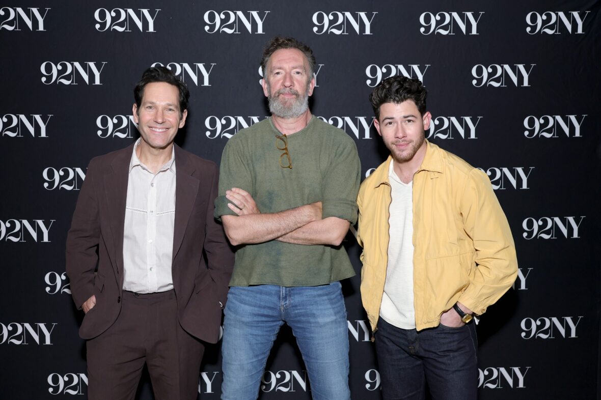 Paul Rudd e Nick Jonas participam de um evento In Conversation com Josh Horowitz