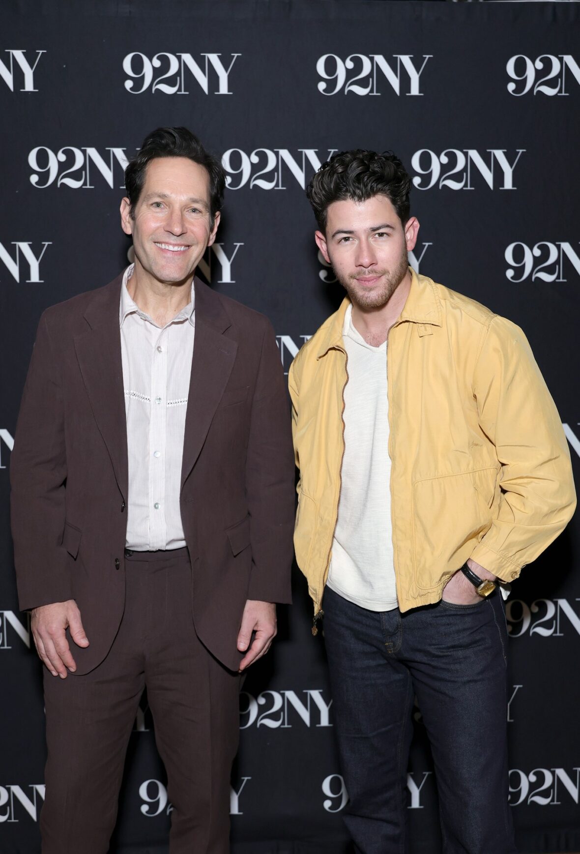 Paul Rudd e Nick Jonas participam de um evento In Conversation com Josh Horowitz