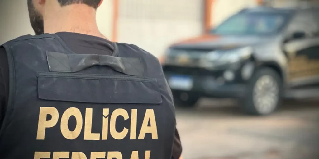 PF apura broches com câmera oculta usados para filmar voto em Cabo Frio