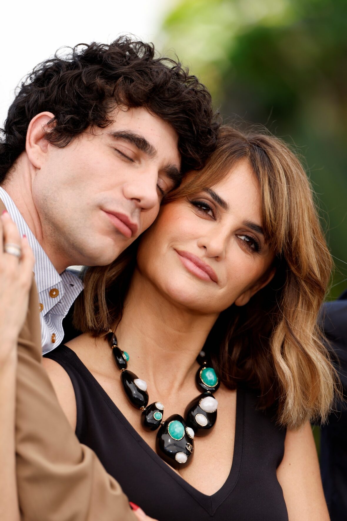 Penélope Cruz de vestido preto em photocall