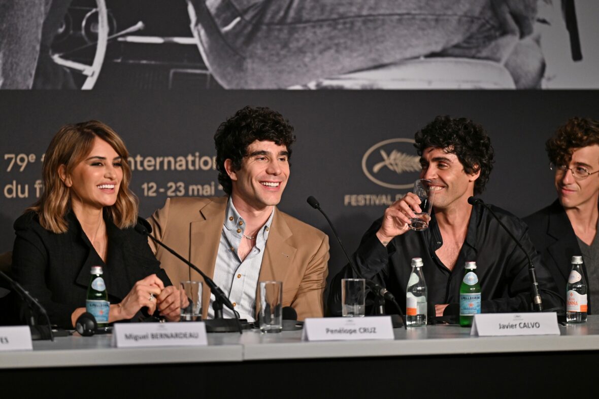 La Bola Negra estrela photocall em Cannes, incluindo Penélope Cruz