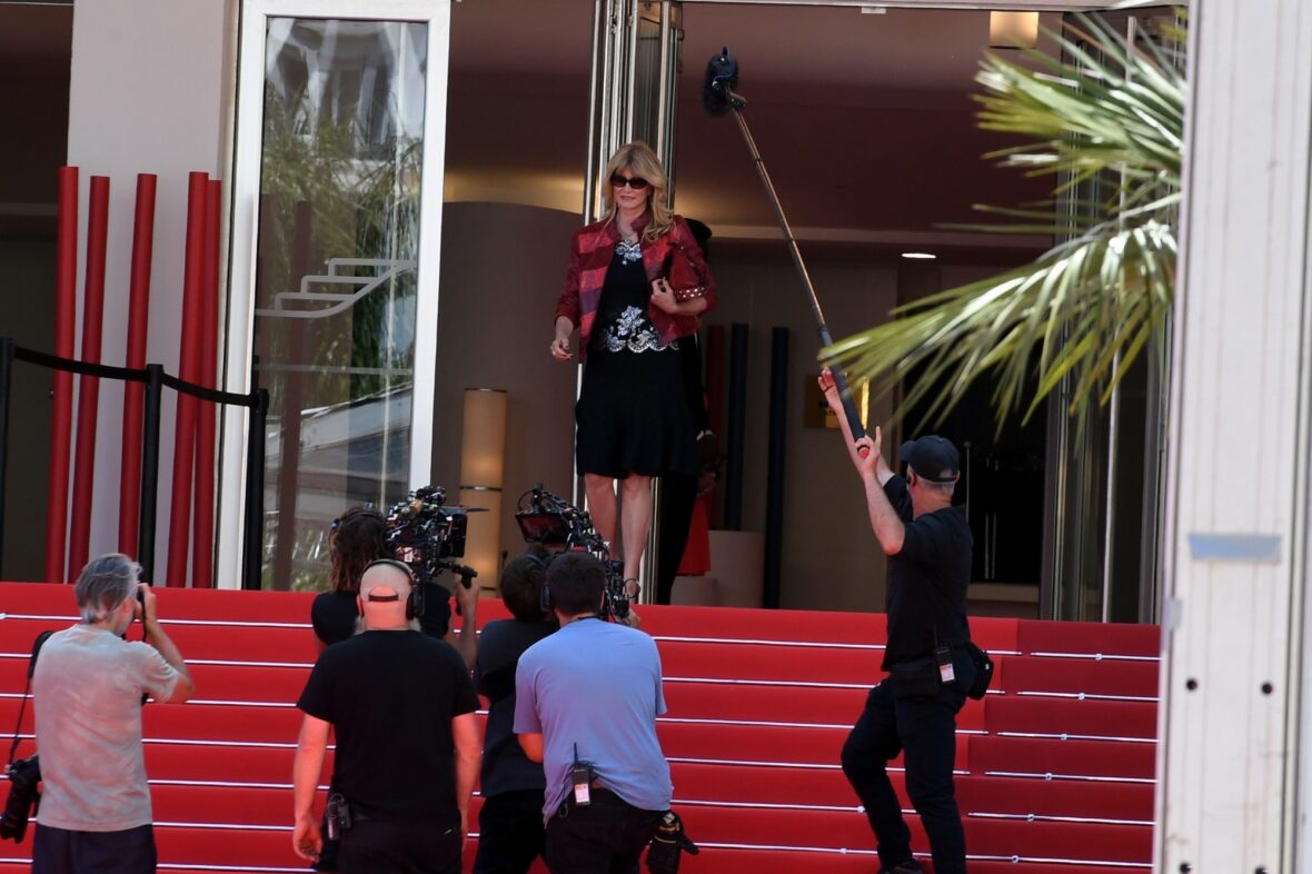 Laura Dern no set de The White Lotus