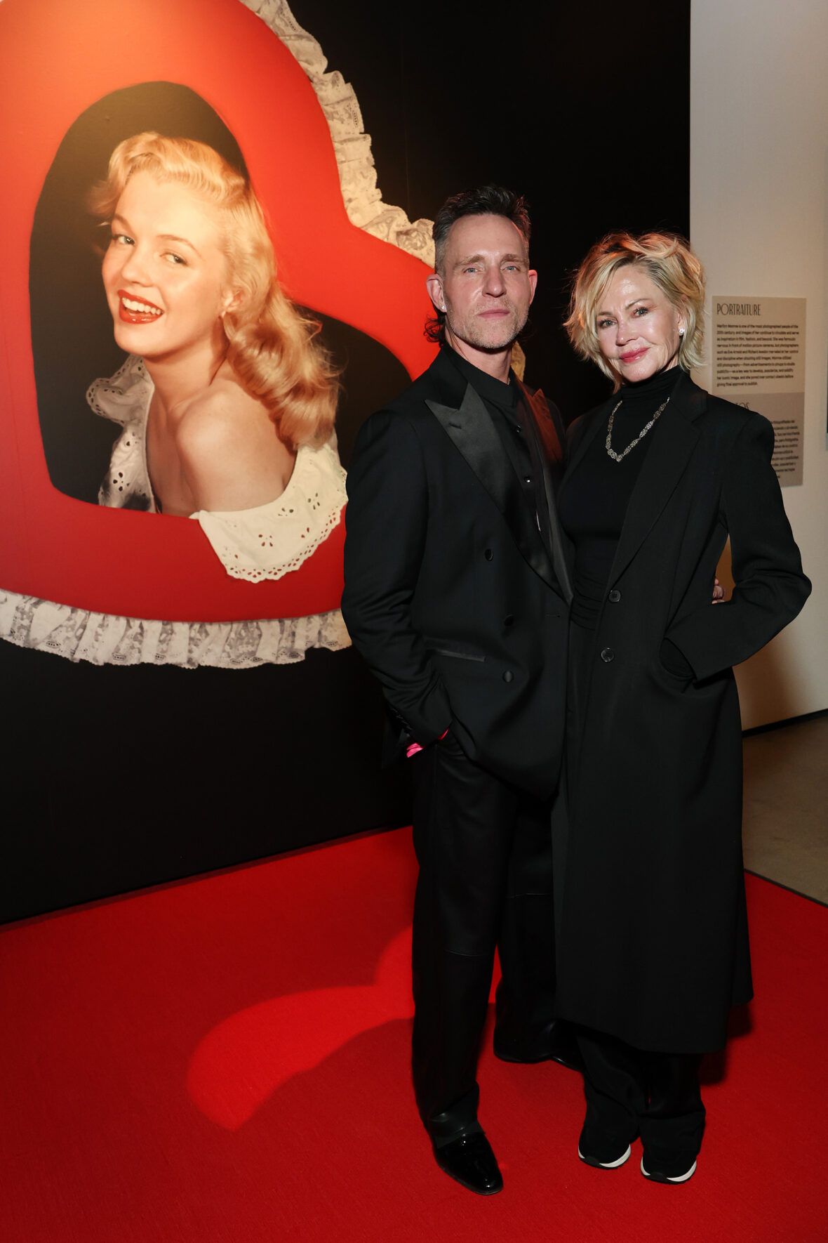 Melanie Griffith e Jeff Leatham participam da inauguração da exposição Marilyn Monroe no Academy Museum em Los Angeles