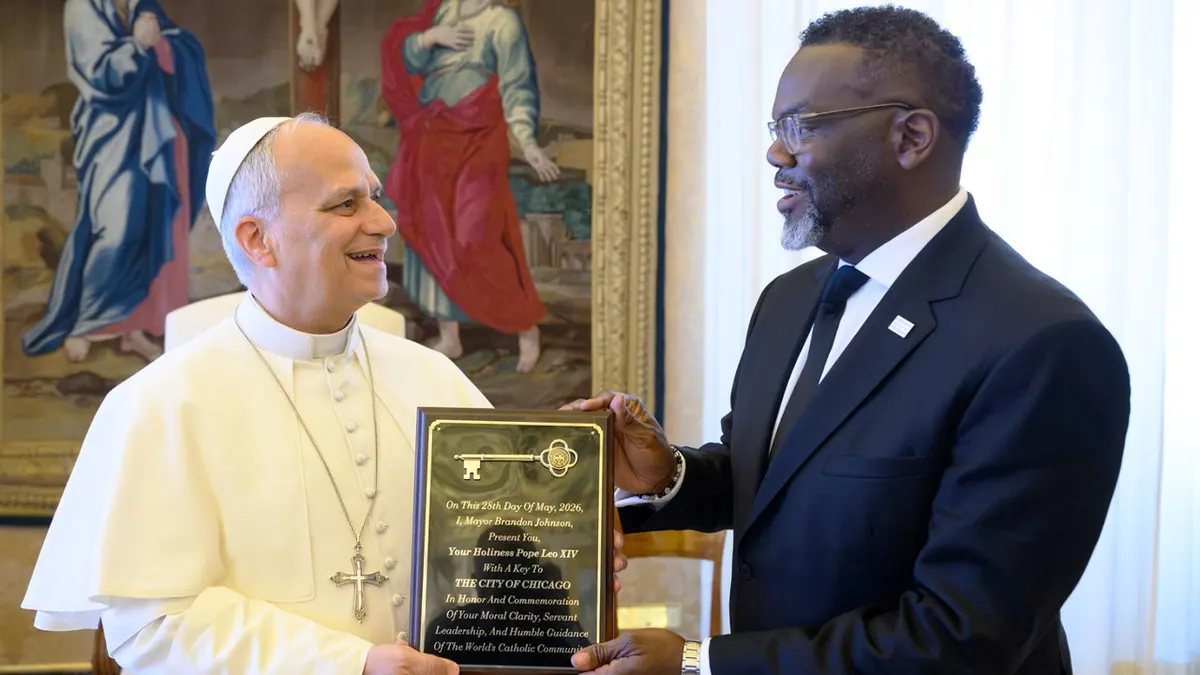 Chicago Mayor Brandon Johnson gifts Pope Leo XIV a key to Chicago