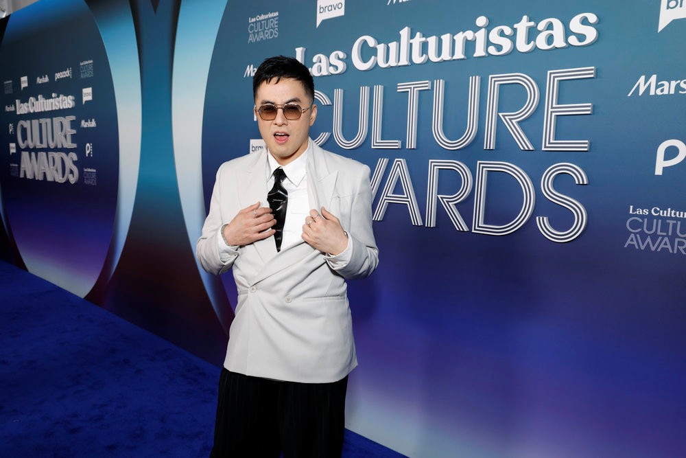 Bowen Yang no Las Culturistas Culture Awards