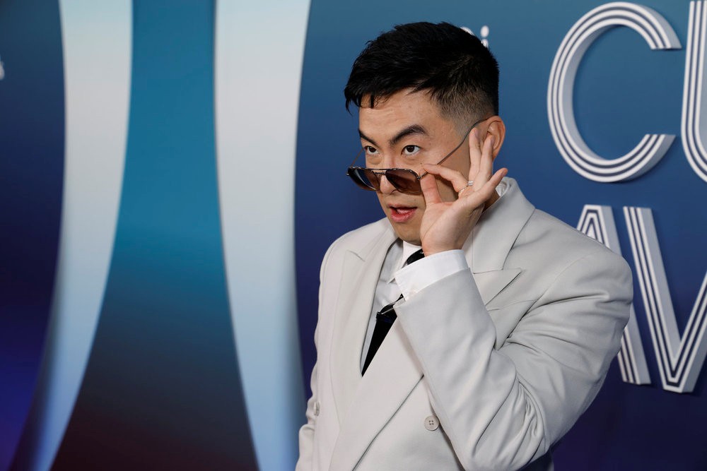 Bowen Yang no Las Culturistas Culture Awards