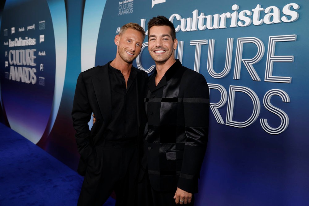 Fraser Olender e Matt Rogers no Las Culturistas Culture Awards