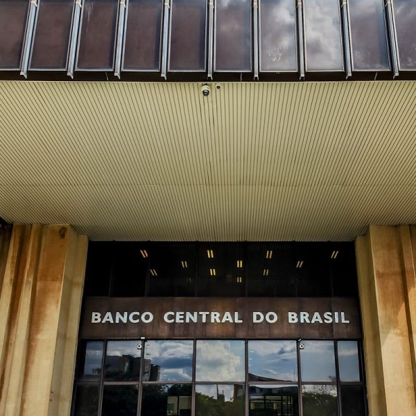 Déficit do setor público em maio foi de R$ 56 bilhões, informa BC