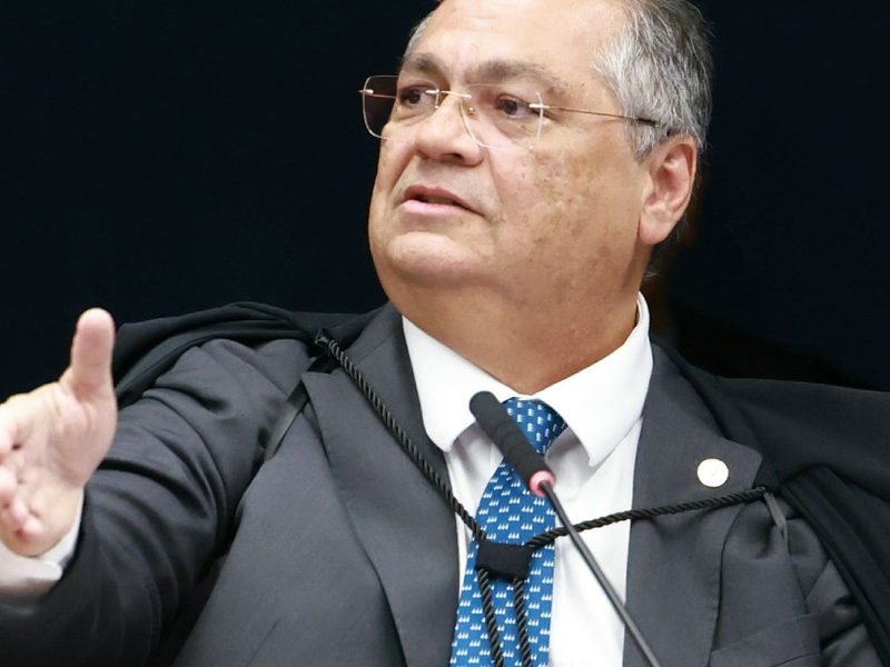 Dino nega pedido de soltura de Deolane Bezerra