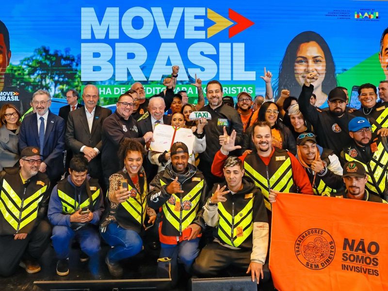 Lula cria programa de R$ 30 bilhões para motoristas de aplicativos