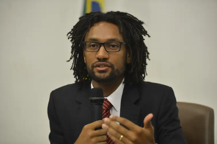 Brasília - Secretário de Assuntos Legislativos do MJ, Gabriel de Carvalho Sampaio e o senador Aloysio Nunes Ferreira,durante seminário internacional no Ministério da Justiça (Elza Fiuza /Agência Brasil)