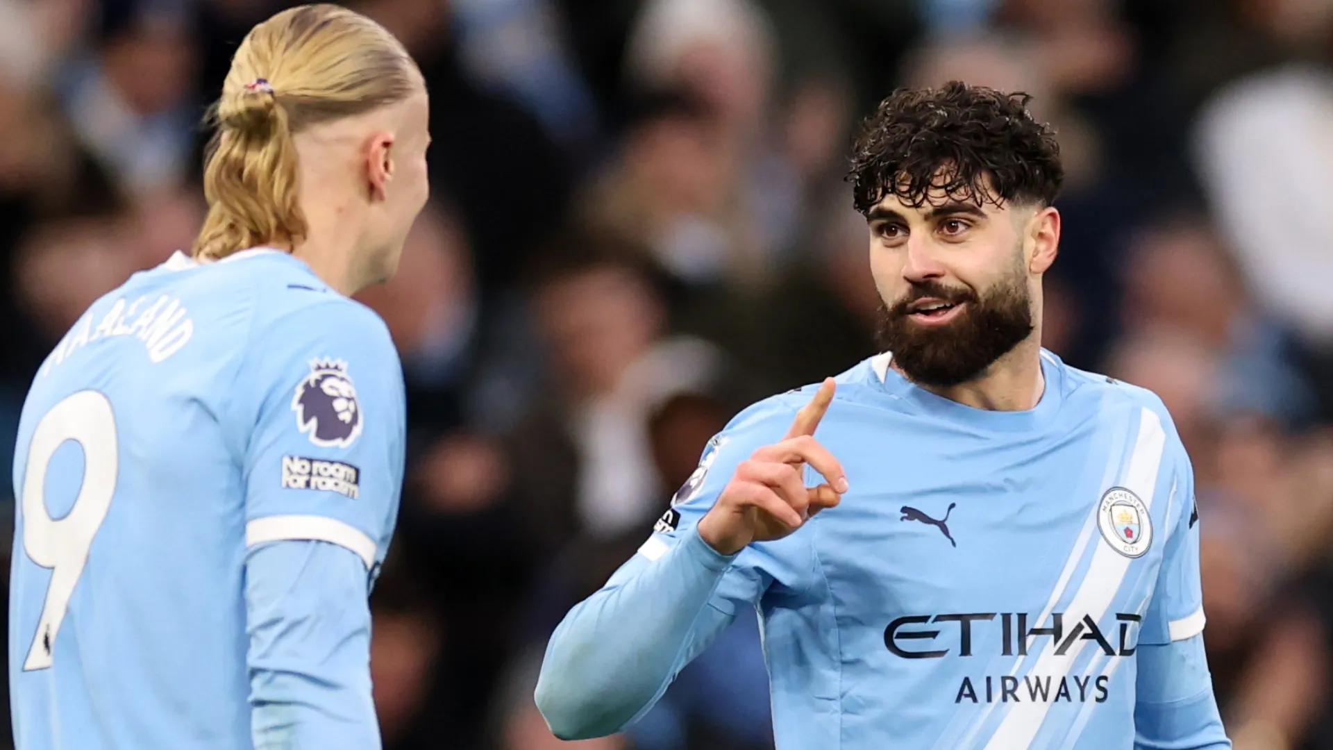 Josko Gvardiol, do Manchester City, comemora com Erling Haaland.