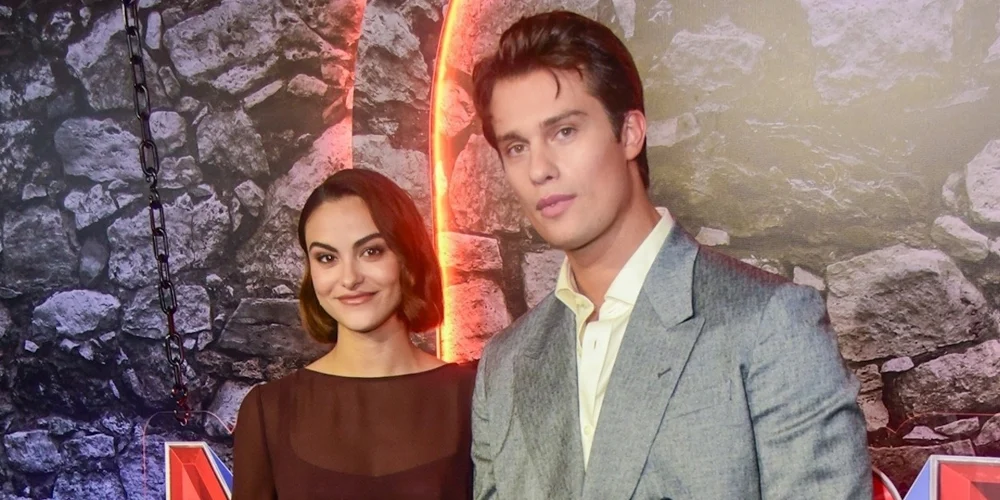 masters-brasil Camila Mendes e Nicholas Galitzine assistem à estreia brasileira de Mestres do Universo