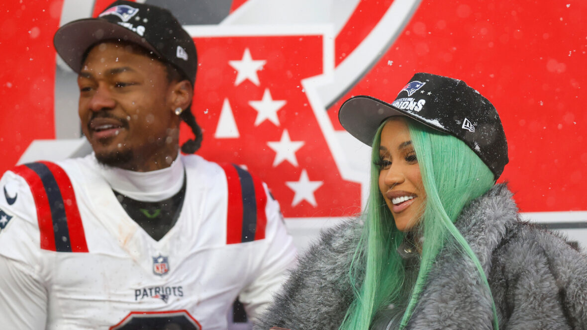 Stefon Diggs e Cardi B no jogo do campeonato AFC