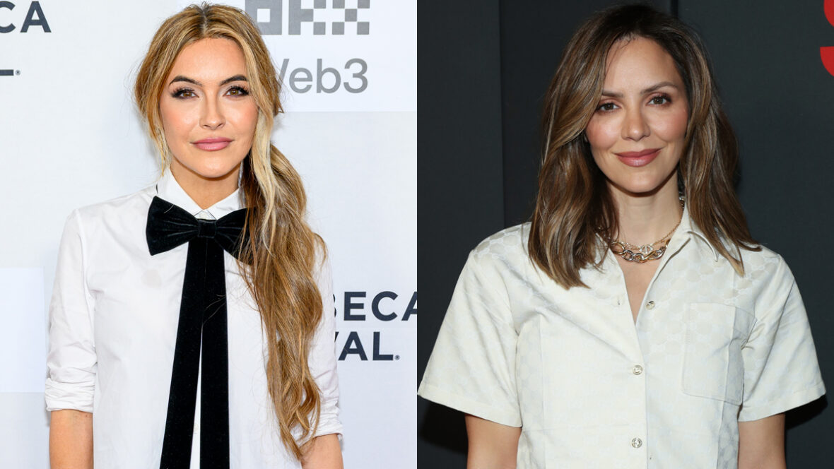 chrishell-katharine-escondido Chrishell Stause usa gravata preta em um evento / Katharine McPhee usa blusa branca em um evento