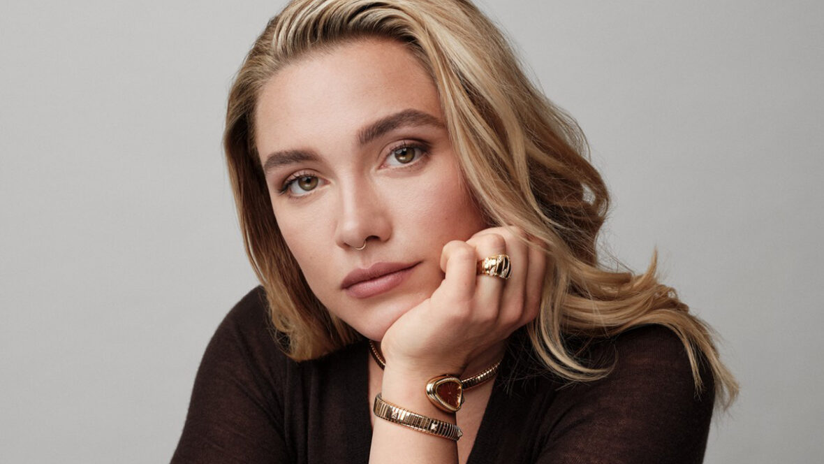 Florence Pugh em um retrato para a Bulgari