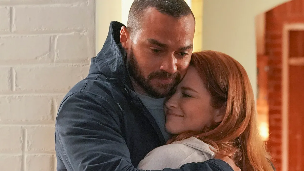 Jesse Williams and Sarah Drew acting in a hospital scene on Grey's Anatomy