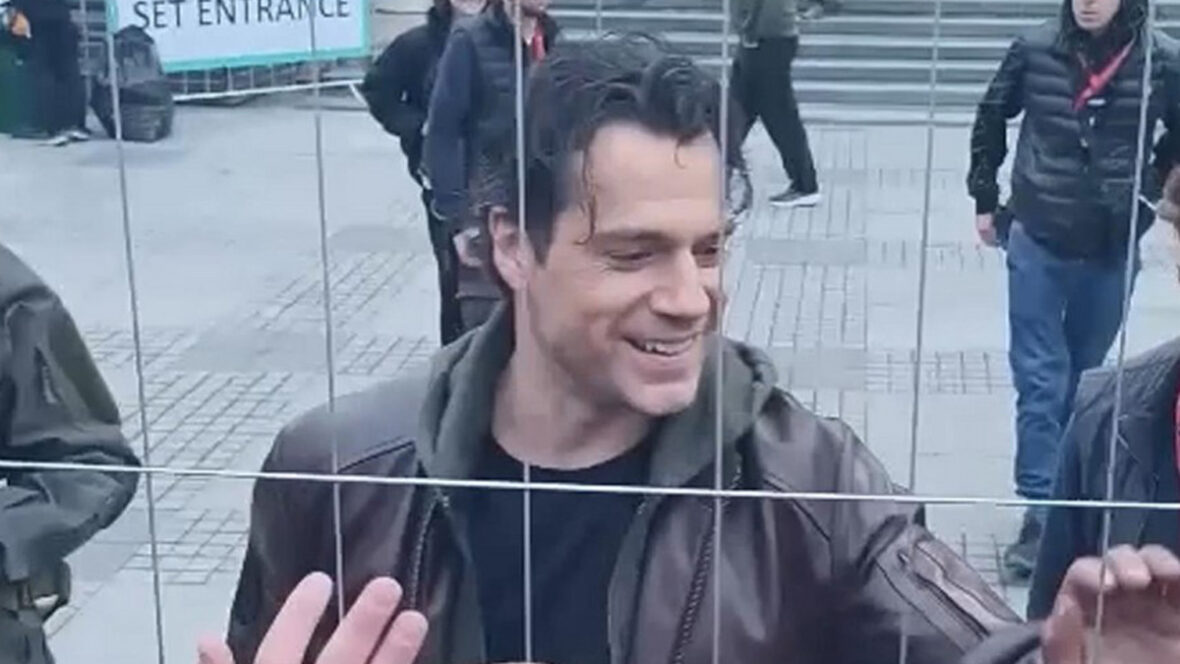 Henry Cavill no set de Highlander