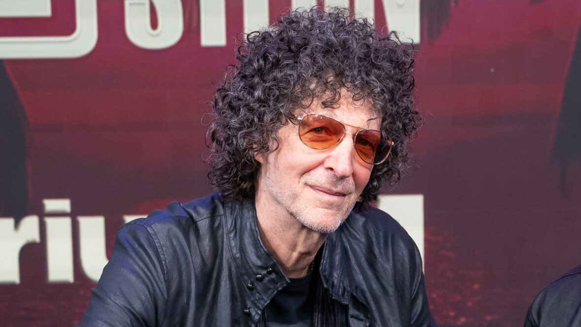 Howard Stern responde ao processo