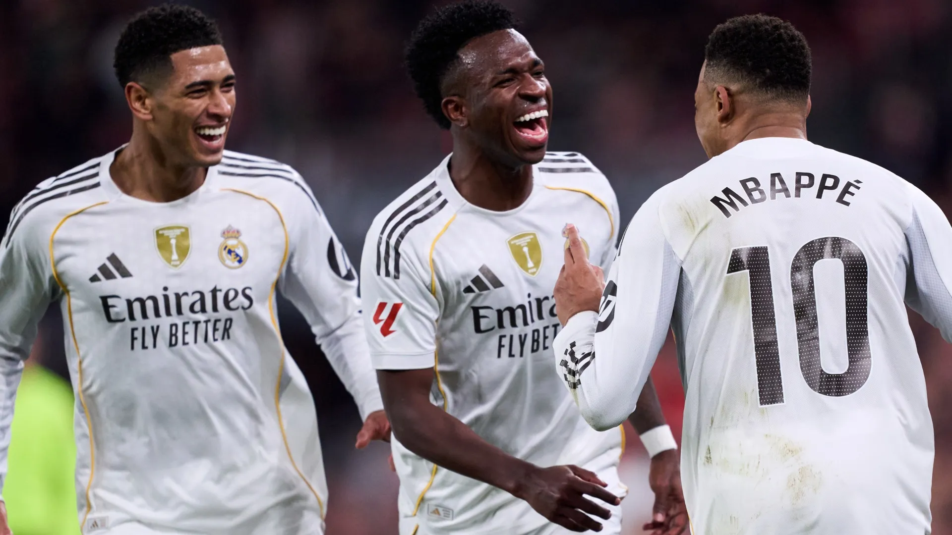 Kylian Mbappe, do Real Madrid, comemora gol com Vinicius Junior e Jude Bellingham. 