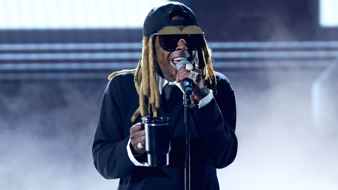 Lil Wayne se apresentando no palco