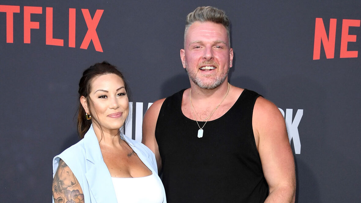 pat-mcafee-esposa-bem-vindo-baby Pat McAfee e esposa no tapete vermelho