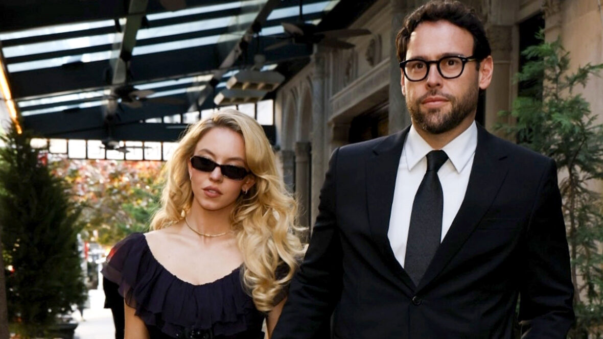 sydney-sweeney-scooter-braun-nyc-daniel Sydney Sweeney e Scooter Braun de mãos dadas enquanto vestidos formalmente