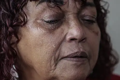 Santos (SP), 13/04/2026 - 20 anos dos crimes de Maio .  Debora Maria da Silva , mãe de Rogério, assassinado pela PM de São Paulo. Foto: Paulo Pinto/Agência Brasil