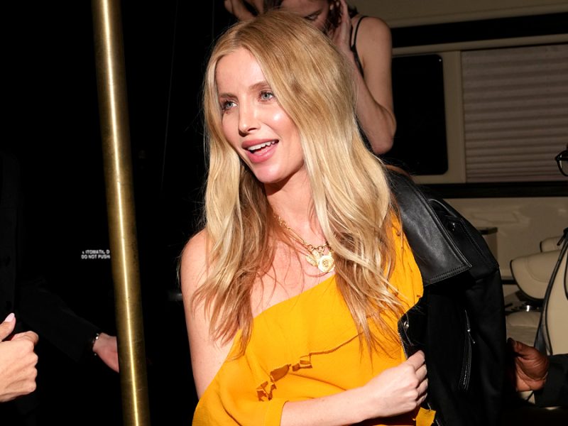 A grávida Annabelle Wallis participa da festa de gala do Met depois de pular o evento principal