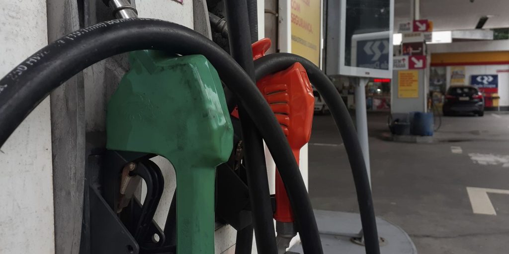 Refinaria de Mataripe reduz preço da gasolina em 11,3% após subsídio do governo