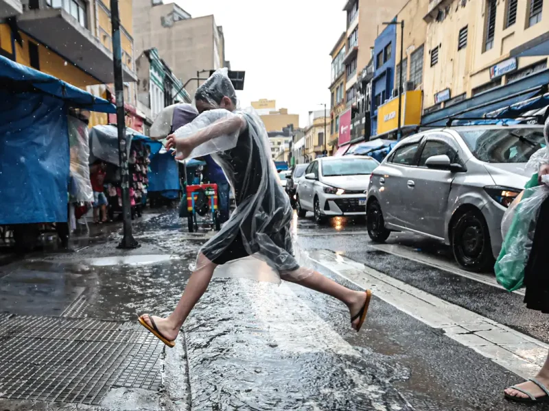 Chuva deve atingir todas as regiões no fim de semana, prevê Inmet 
