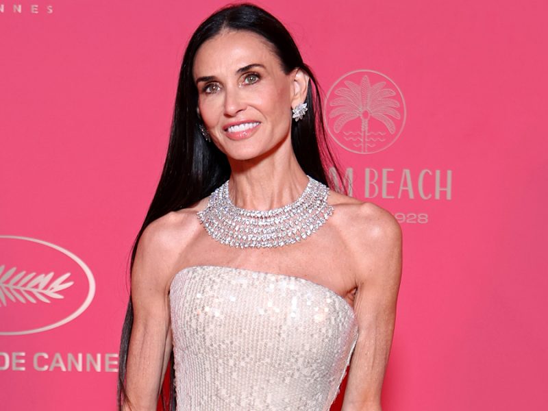 Demi Moore acredita que Hollywood deveria ‘encontrar maneiras de trabalhar com’ IA, mas não acha que isso possa substituir os humanos