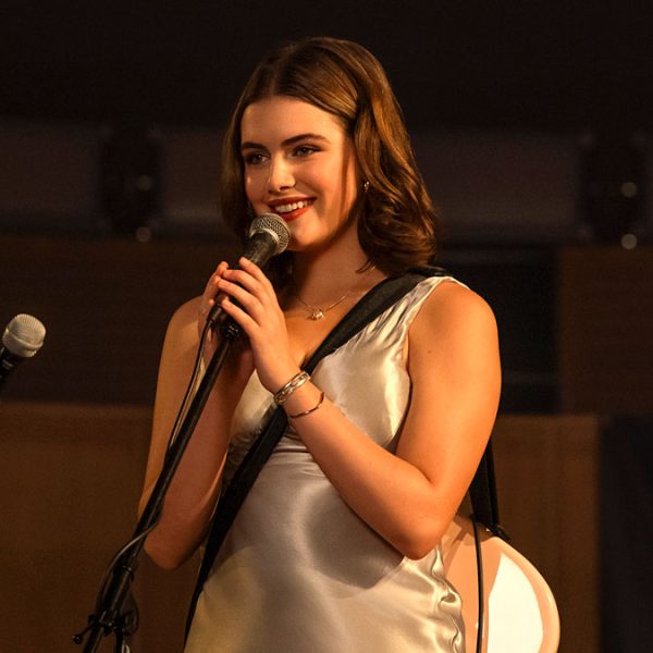 Letra de ‘Girl That I Am’: Ella Bright canta a música final de ‘Off Campus’ – Ouça agora!