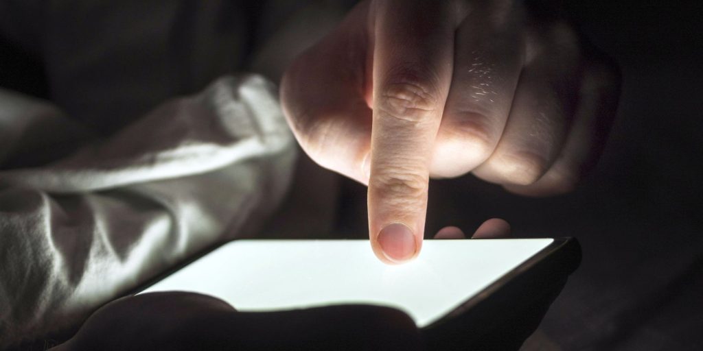 Nova lei endurece punições para crimes sexuais online contra crianças e adolescentes
