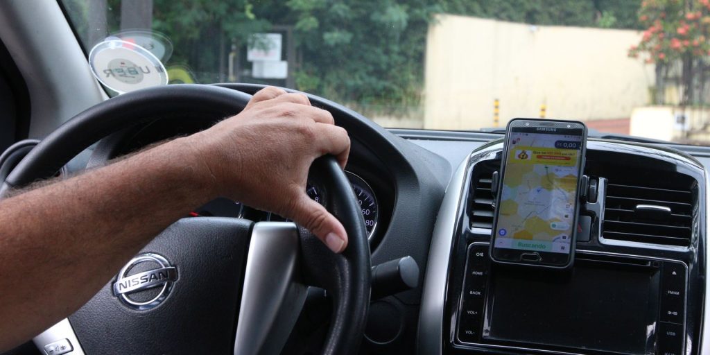 CMN retira prazo de 120 dias e mantém juros do Move Brasil para taxistas e motoristas de app