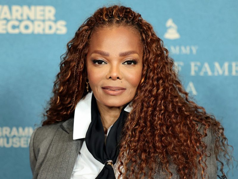 Janet Jackson faz rara aparição pública ao ser incluída no Hall da Fama do Grammy!
