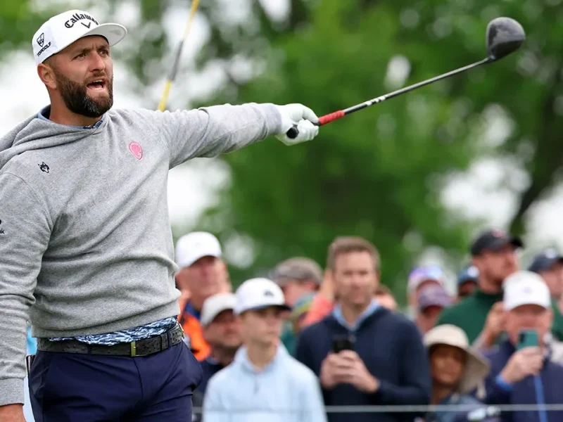 Jon Rahm se desculpa após acertar voluntário com pedaço de grama no Campeonato PGA: inadmissível