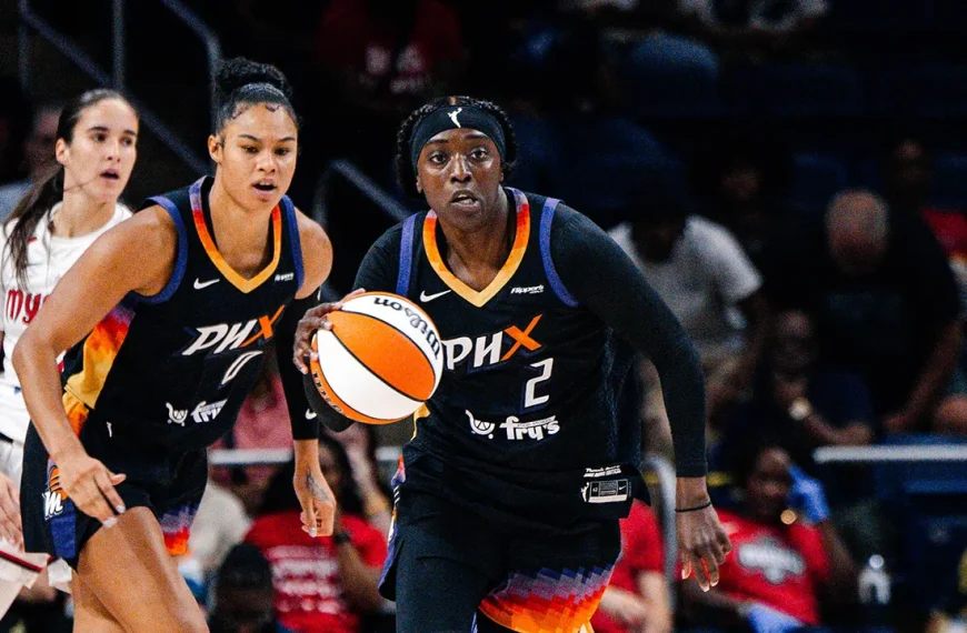 Chicago Sky enfrenta Phoenix Mercury em jogo decisivo na WNBA