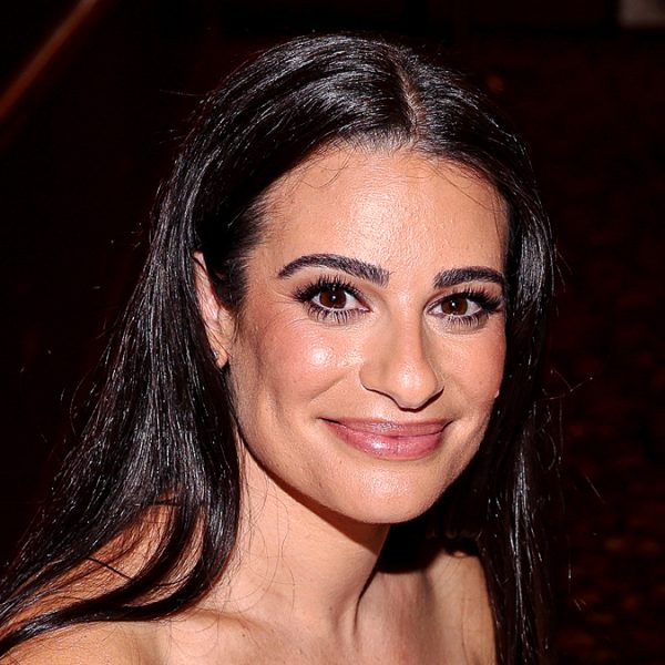 Lea Michele foi liberada pelo médico para retornar ao ‘Xadrez’ da Broadway após perder shows devido a doença