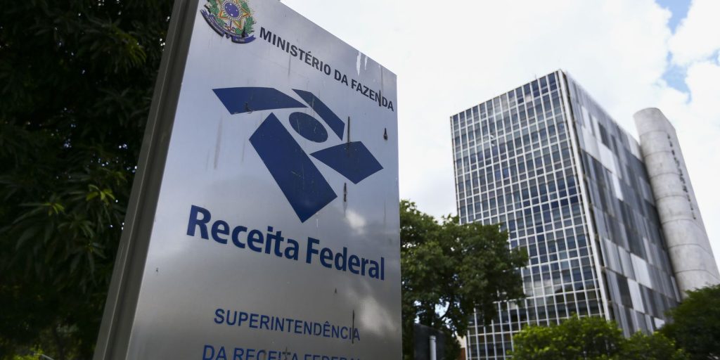 Tributação de dividendos arrecada R$ 3,1 bilhões em sete meses, 18,3% da meta revisada