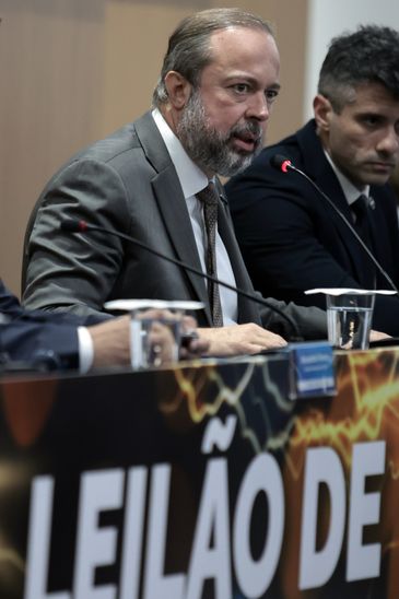 Paulo Pinto/Agência Brasil São Paulo (SP), 18/03/2026 - Ministro de Minas e Energia, Alexandre Silveira, participa de entrevista coletiva para falar sobre Leilão de Reserva de Capacidade na forma de Potência de 2026 - UTEs a Gás Natural, Carvão Nineral e UHEs, realizado pela Câmara de Comercialização de Energia Elétrica e Ministério das Minas e Energia. Foto: Paulo Pinto/Agencia Brasil