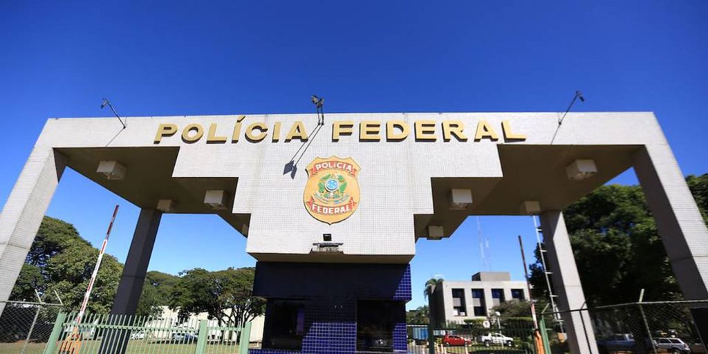 Servidores e delegados da PF saem em defesa de diretores afastados pelo STF