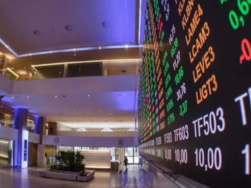 Bolsa atinge menor nível desde janeiro com exterior e tensão política