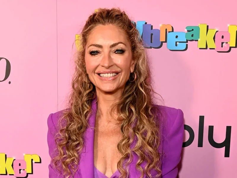Rebecca Gayheart entra para o elenco musical de ‘Jawbreaker’, 27 anos depois de estrelar o filme!