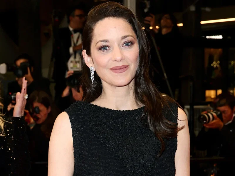 Marion Cotillard usa vestido transparente na estreia de ‘Roma Elastica’ em Cannes 2026