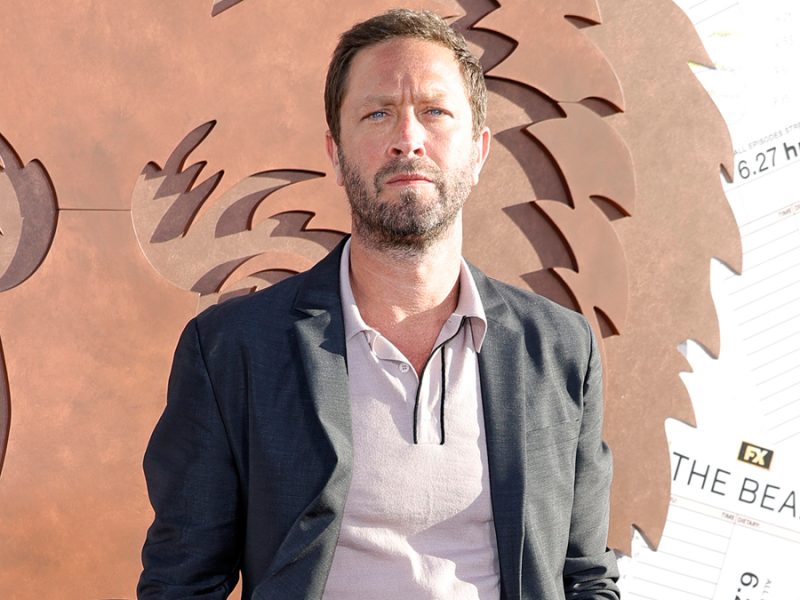FX lança episódio surpresa prequela de ‘The Bear’, estrelado por Ebon Moss-Bachrach e Jon Bernthal
