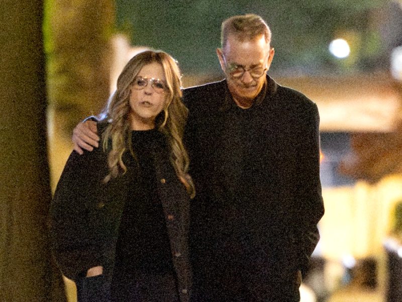 Tom Hanks e Rita Wilson são vistos em um encontro noturno em Nova York em meio a comentários sobre o segredo de seu casamento