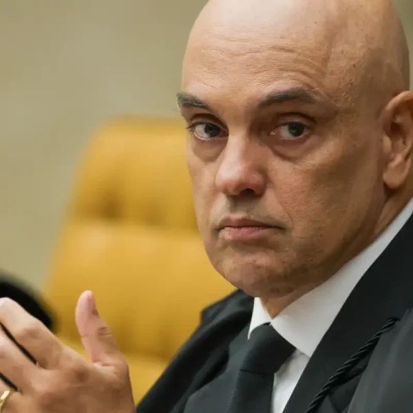 Fachin autoriza AGU a defender Moraes em processo nos EUA