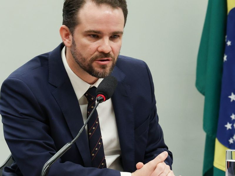 Durigan afirma que dívida do Brasil é menor que a de grandes economias, mas reconhece que situação não está boa