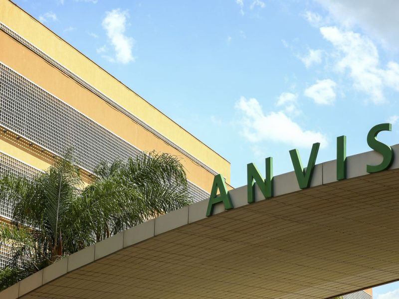 Anvisa proíbe plataforma de consulta online e entrega de medicamento